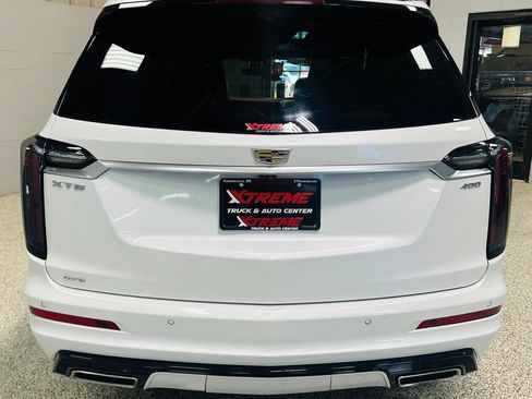Used 2022 Cadillac XT6 Sport w/ Platinum Package AWD/4WD image 5