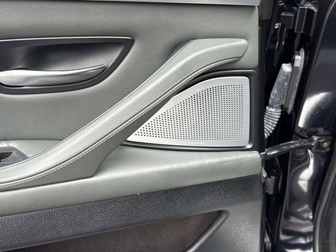 Used 2013 BMW M5 RWD image 32