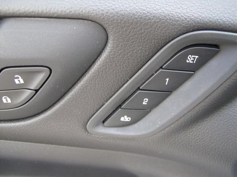 Used 2020 GMC Acadia Denali w/ LPO, Floor Liner Package FWD image 10