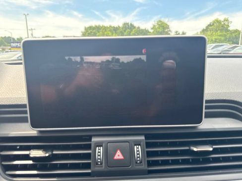 Used 2018 Audi Q5 2.0T Premium Plus w/ Premium Plus Package AWD/4WD image 12