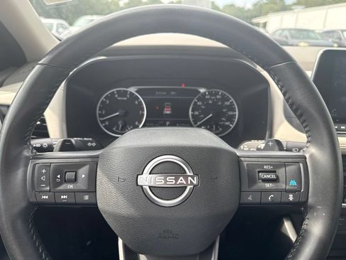 Used 2025 Nissan Rogue SV AWD/4WD image 12