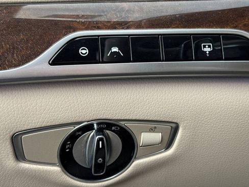 Used 2019 Mercedes-Benz S 560 Sedan image 36
