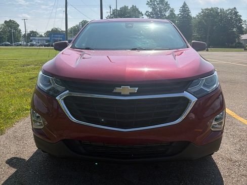 Used 2020 Chevrolet Equinox LT w/ Driver Convenience Package FWD image 2