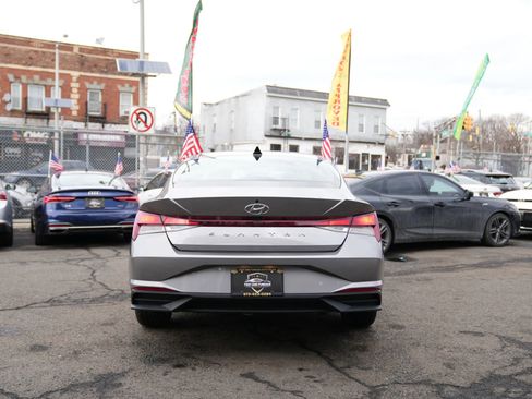 Used 2023 Hyundai Elantra SEL w/ Convenience Package image 7