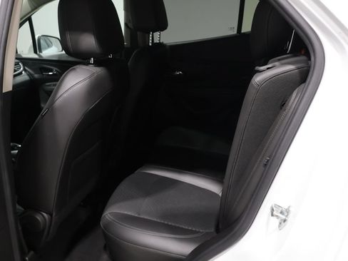 Used 2022 Buick Encore Preferred w/ Safety Package AWD/4WD image 16