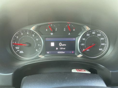 Used 2023 GMC Terrain SLE w/ Driver Convenience Package FWD image 8