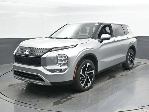 Used 2024 Mitsubishi Outlander SE AWD/4WD image 8