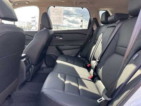 Used 2026 Nissan Rogue SV w/ SV Premium Package image 37