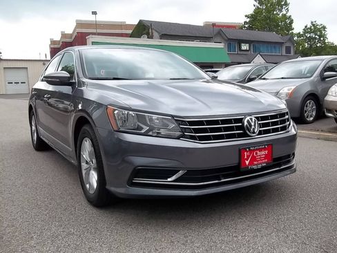 Used 2016 Volkswagen Passat 1.8T S FWD image 4