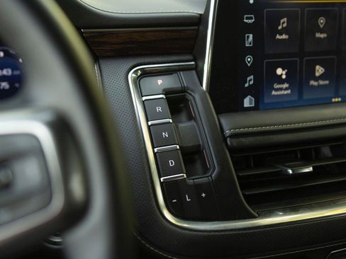 Used 2024 Chevrolet Tahoe Premier AWD/4WD image 9