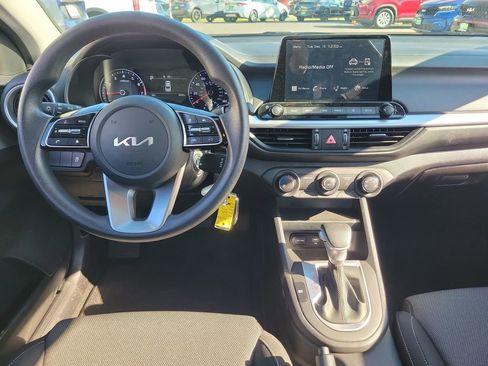 Used 2023 Kia Forte LX image 9