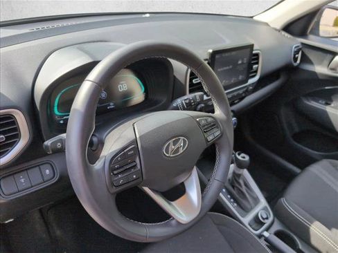 Certified 2024 Hyundai Venue SEL FWD image 8
