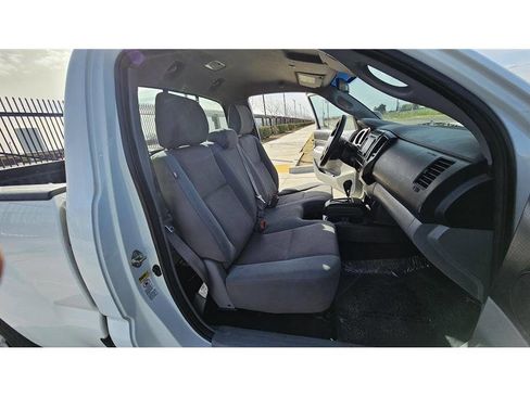 Used 2014 Toyota Tacoma 2WD Regular Cab image 12