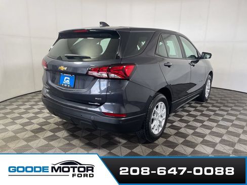 Used 2022 Chevrolet Equinox LS AWD/4WD image 7