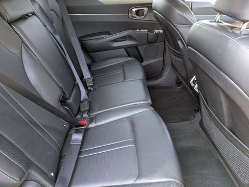 Used 2024 Kia Sorento S FWD image 28