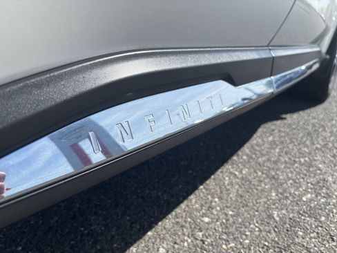 Used 2025 INFINITI QX60 Sensory w/ Vision Package AWD/4WD image 14