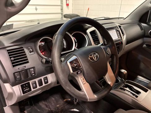 Used 2014 Toyota Tacoma 4x4 Double Cab w/ TRD Sport Package image 43