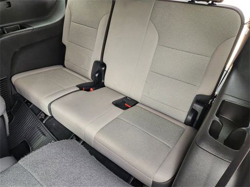 Used 2025 Chevrolet Traverse LT w/ Driver Confidence Package FWD image 31