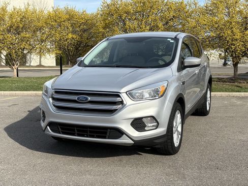 Used 2017 Ford Escape SE image 5