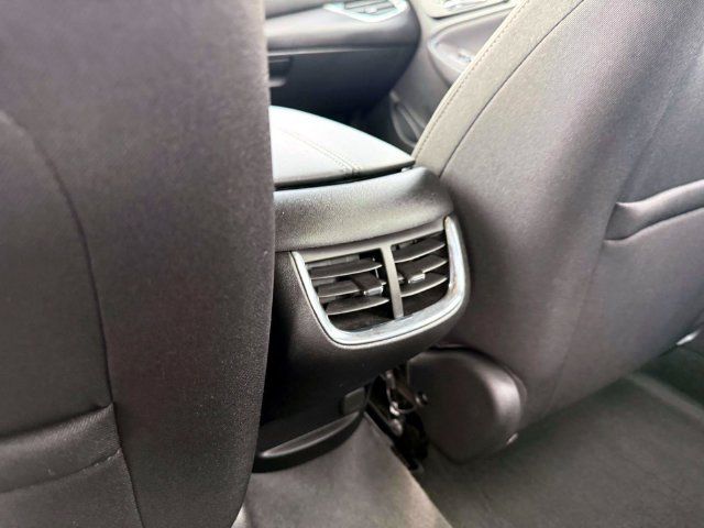 Used 2020 Chevrolet Malibu LT FWD image 15