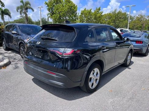 Used 2023 Honda HR-V LX image 6