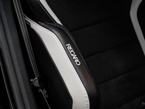 Used 2021 Ford Mustang Shelby GT500 w/ Carbon Fiber Track Pack RWD image 60