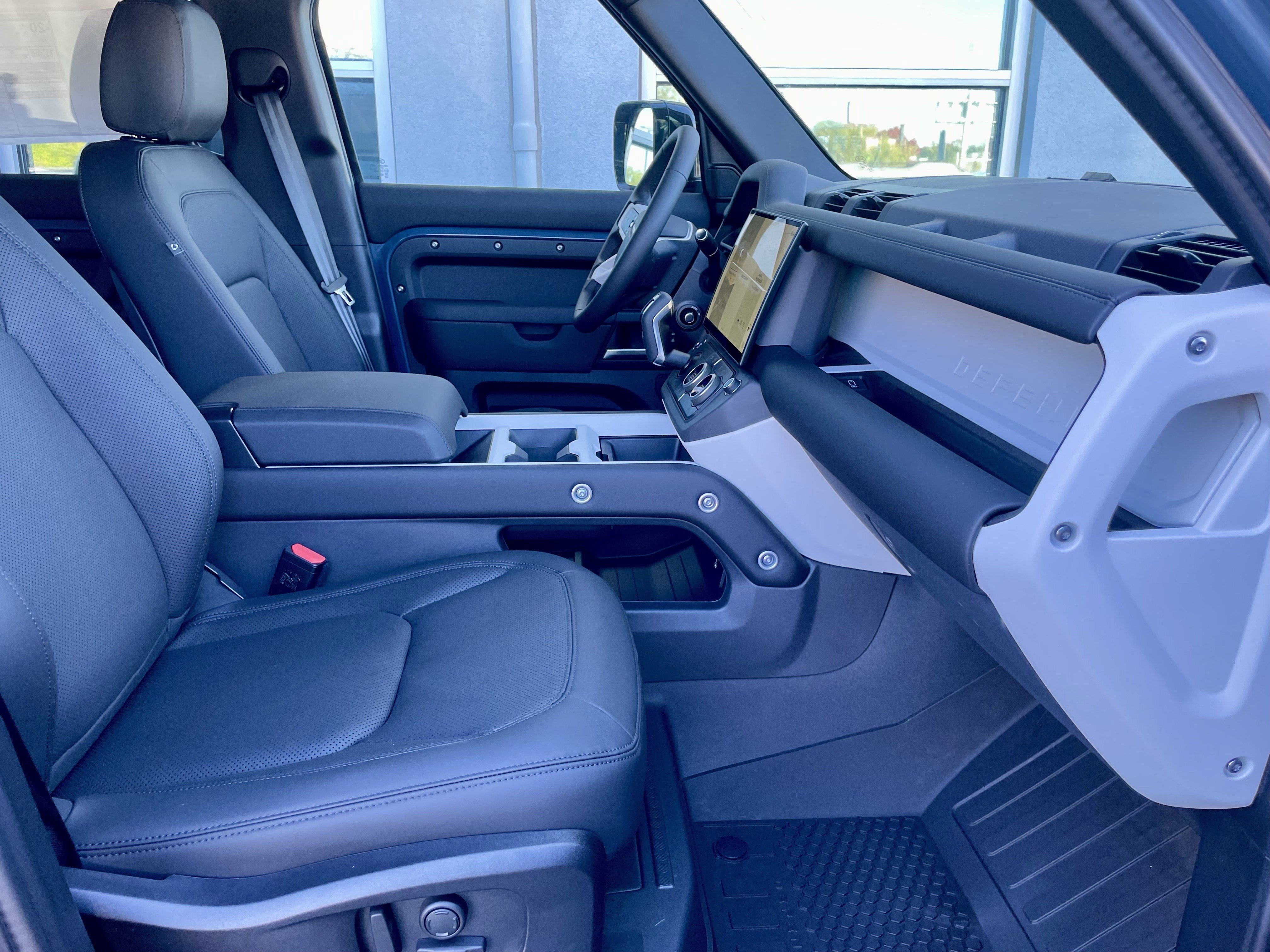 New 2026 Land Rover Defender 110 X-Dynamic SE AWD/4WD image 15