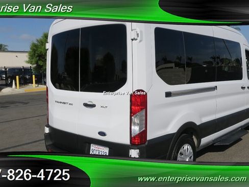 Used 2022 Ford Transit 350 XLT RWD image 5