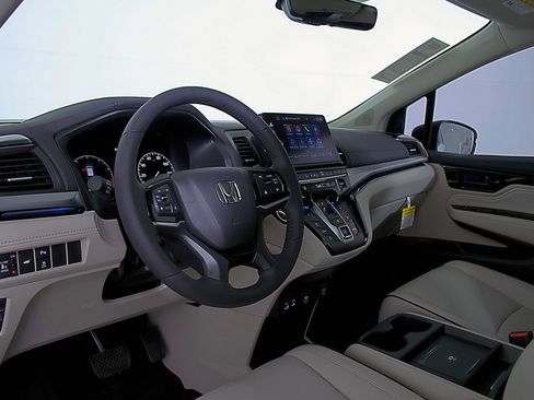 New 2026 Honda Odyssey Touring image 22