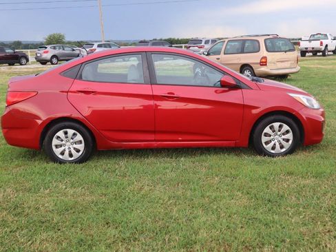 Used 2017 Hyundai Accent SE FWD image 11