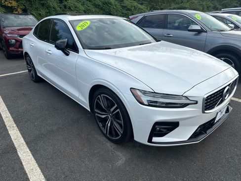 Used 2019 Volvo S60 T6 R-Design AWD/4WD image 2