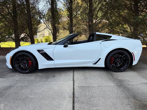 Used 2016 Chevrolet Corvette Z06 w/ 3LZ Preferred Equipment Group image 28