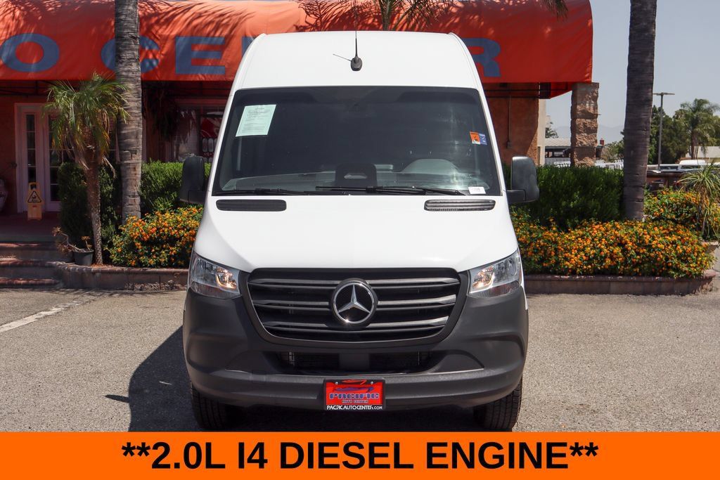 Used 2025 Mercedes-Benz Sprinter 2500 image 3