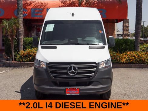 Used 2025 Mercedes-Benz Sprinter 2500 image 3
