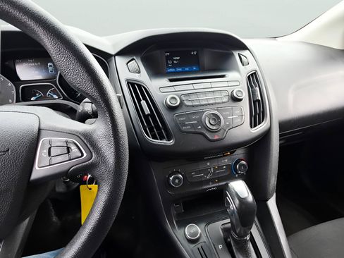 Used 2016 Ford Focus SE FWD image 26