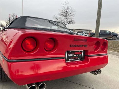 Used 1990 Chevrolet Corvette Convertible image 31
