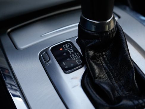 Used 2015 INFINITI Q60 Sport Limited RWD image 17