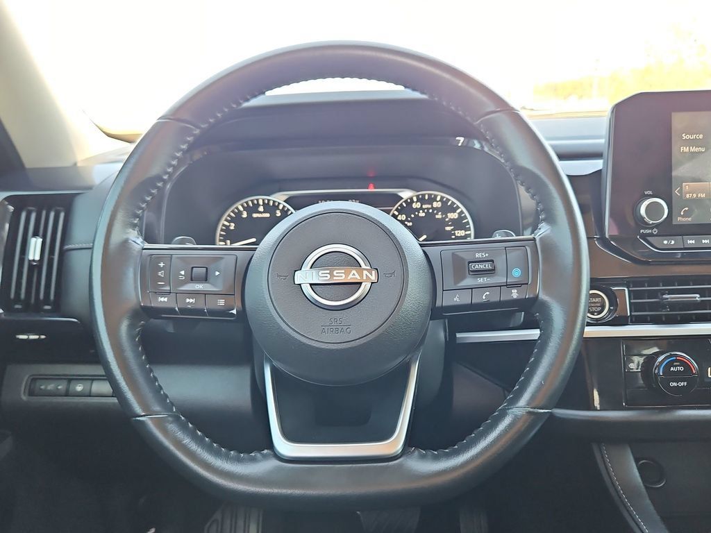 Used 2022 Nissan Pathfinder SV FWD image 22