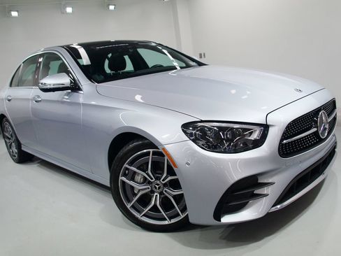 Used 2023 Mercedes-Benz E 350 4MATIC Sedan image 11