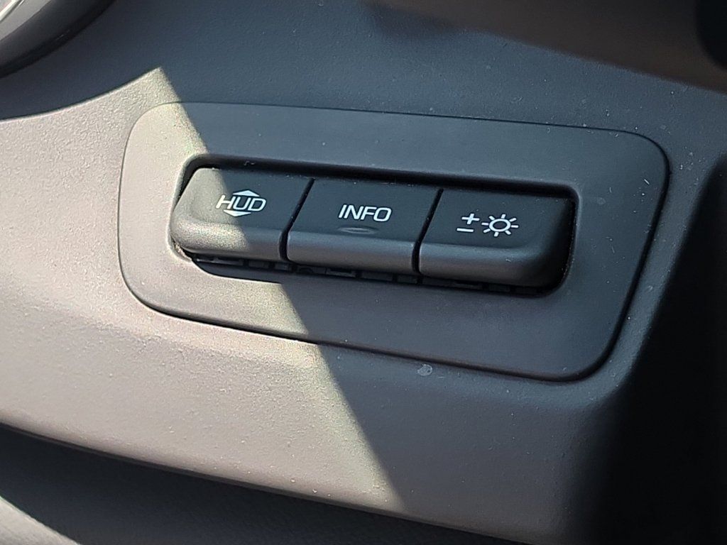 Used 2016 Chevrolet Camaro SS RWD image 14