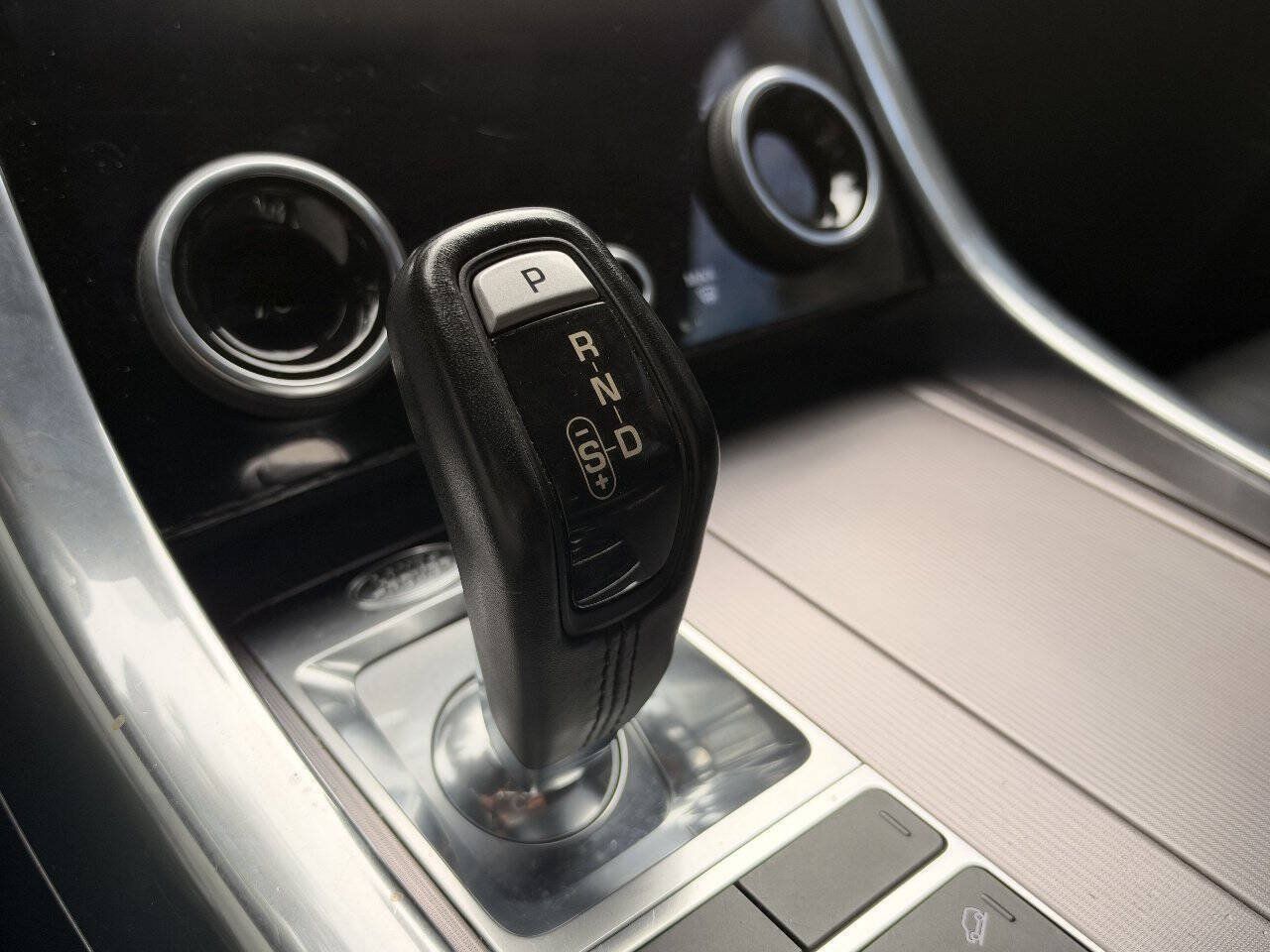 Used 2018 Land Rover Range Rover Sport HSE AWD/4WD image 18