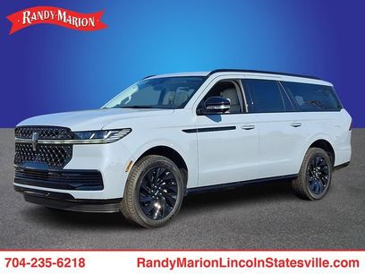 New 2026 Lincoln Navigator L Reserve w/ Jet Appearance Package