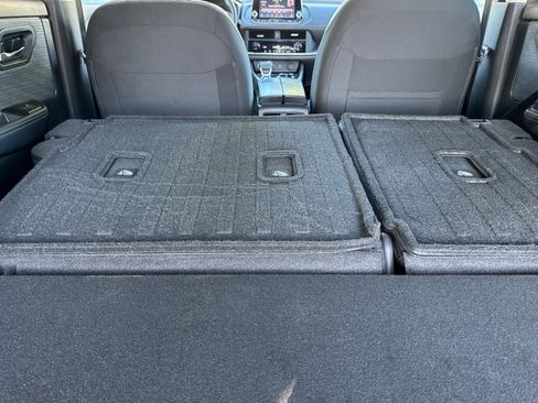 Certified 2023 Nissan Rogue SV image 17