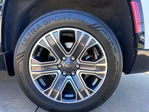 Used 2023 Jeep Wagoneer L Series II image 9