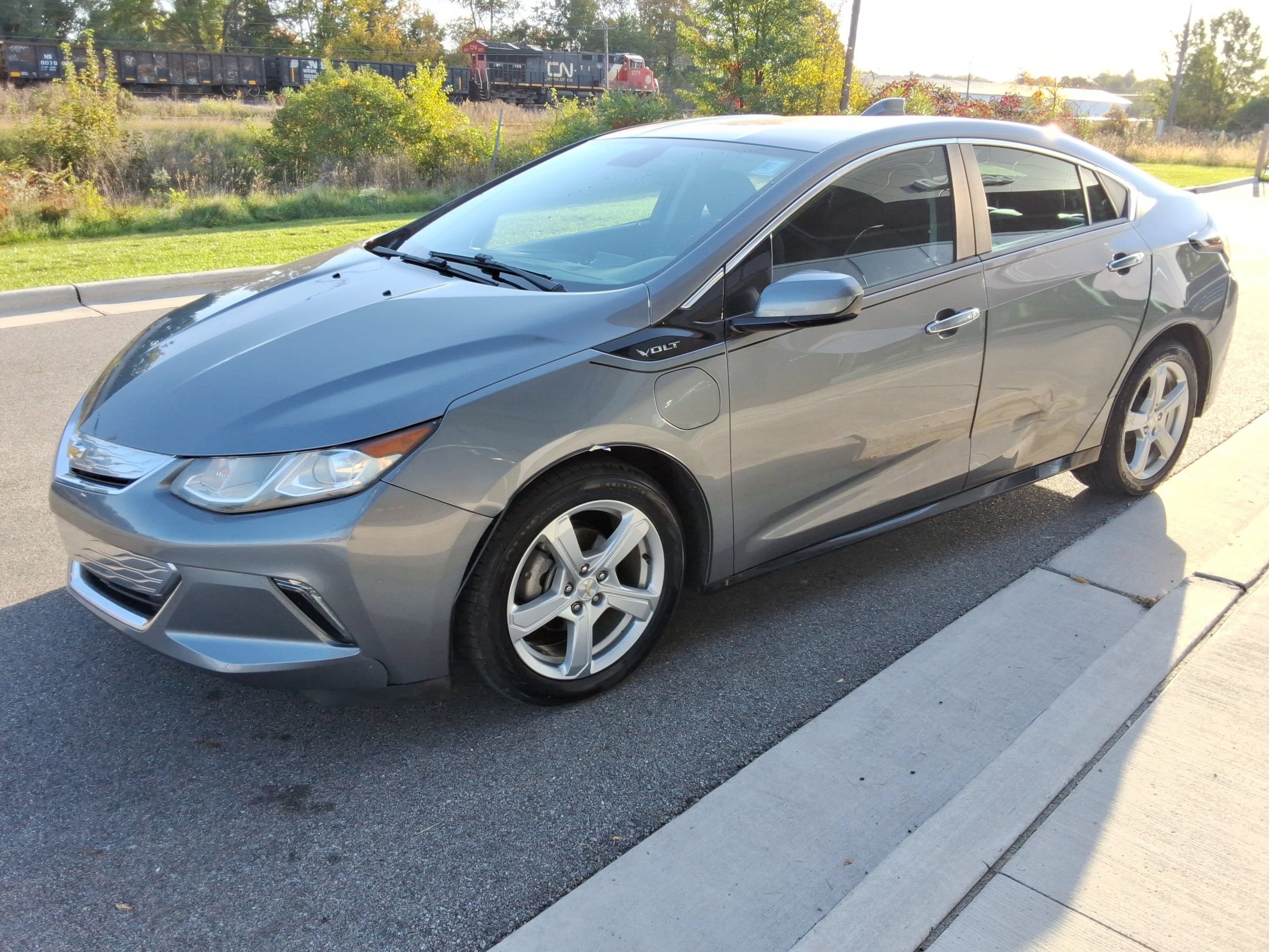 Used 2018 Chevrolet Volt LT FWD image 7