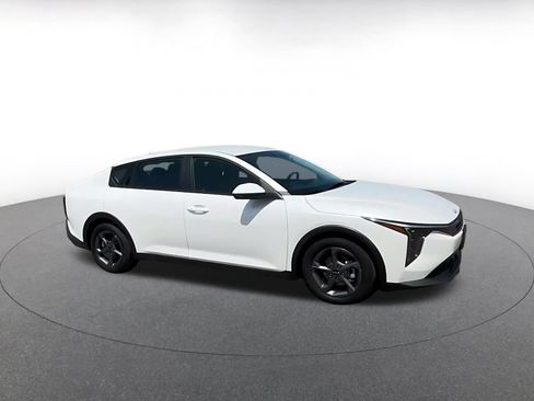 Used 2026 Kia K4 FWD image 2