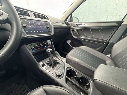 Used 2022 Volkswagen Tiguan SE w/ Panoramic Sunroof Package AWD/4WD image 20