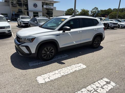Certified 2022 Volkswagen Taos S FWD image 32
