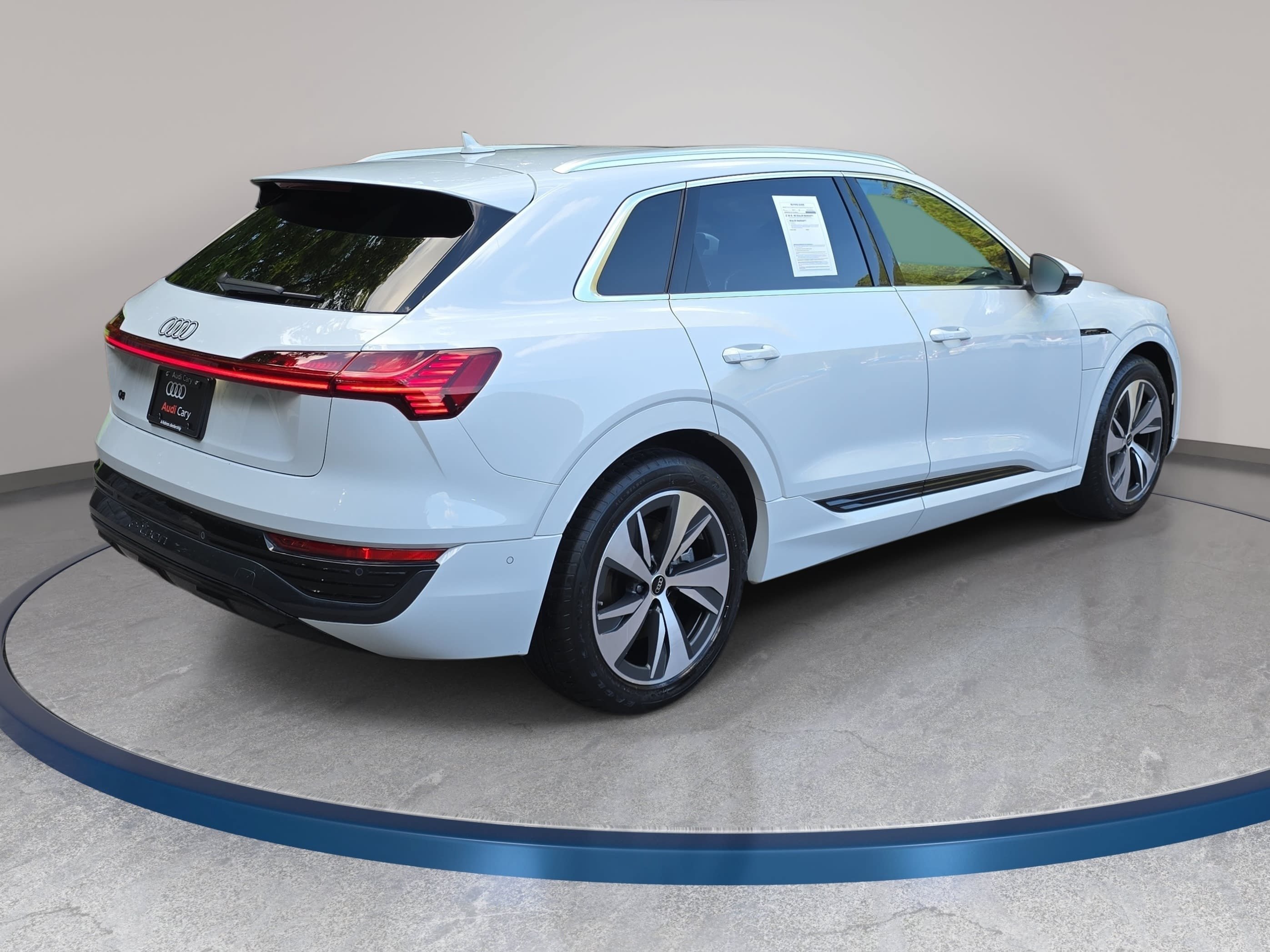 Used 2024 Audi Q8 e-tron Premium Plus w/ Premium Plus Package AWD/4WD image 5