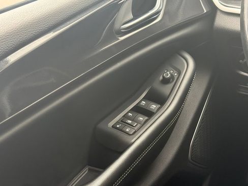 Used 2021 Jeep Grand Cherokee L Laredo w/ Luxury Tech Group I AWD/4WD image 9